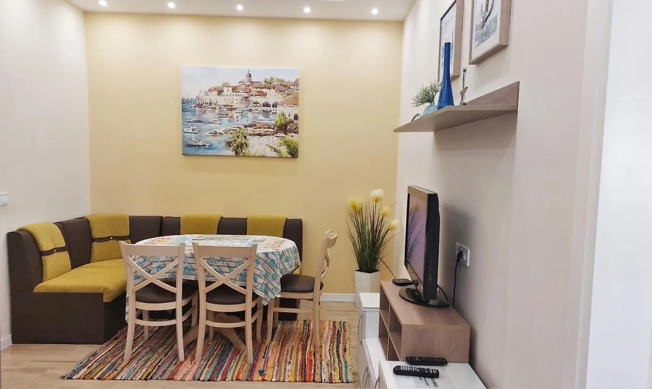Apartmán Апартамент Pink & Blue - 2Bdr With Balcony - Wi-Fi Varna