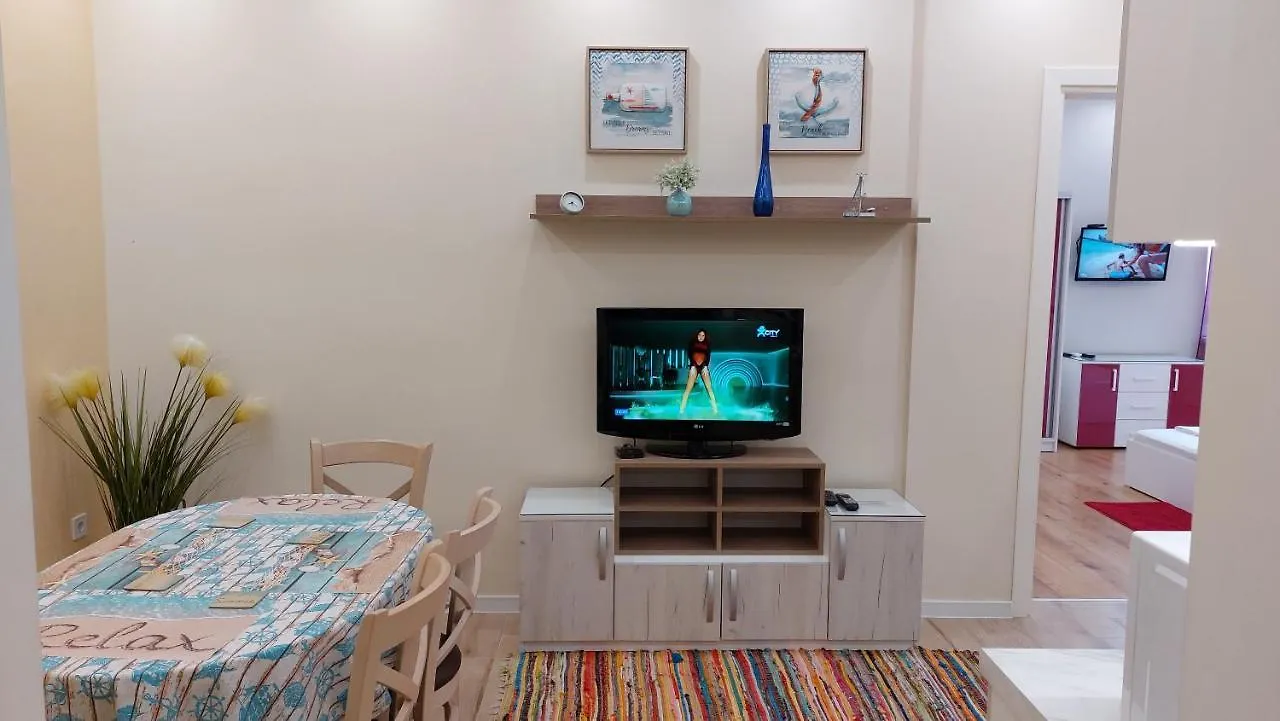 Апартамент Pink&Blue - 2BDR Apartment with Balcony Варна
